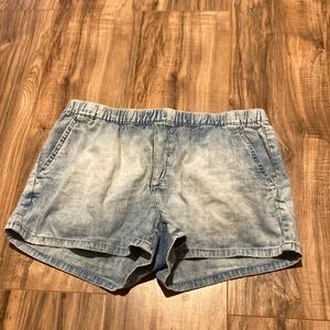 Aerie light blue shorts with one pocket on the back size:M